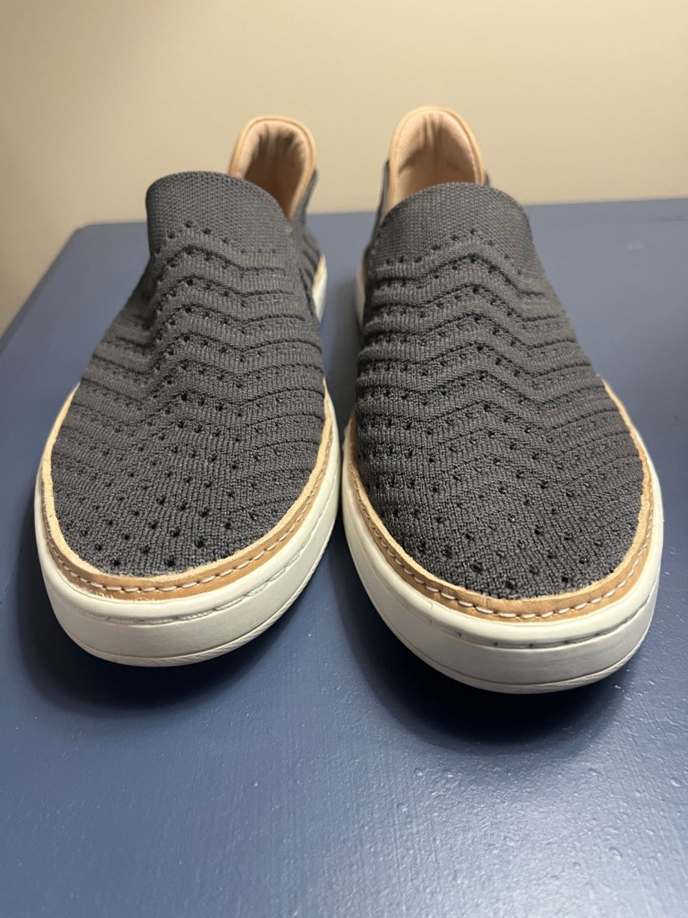 UGG Sammy Chevron Knit SlipOn shoes 7.5 - Picture 3 of 7